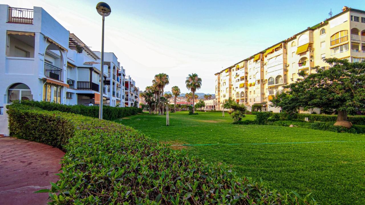 Laguna Beach Costasol - Alojamientos La Torre Торрокс-Коста Экстерьер фото